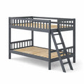 Lit superposé en bois gris avec échelle