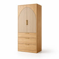 Armoire en bois avec trois tiroirs et deux portes
