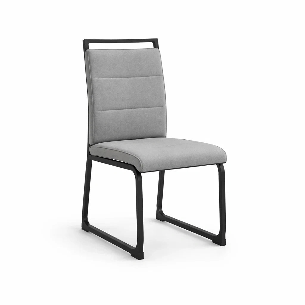 Chaise en tissu polyester gris avec cadre en métal noir