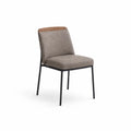 Chaise en tissu avec cadre en métal et dossier en bois