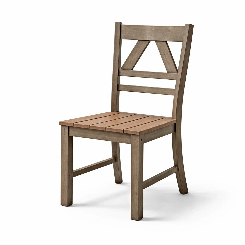 Chaise en bois clair